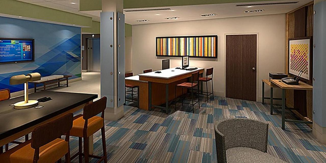 Express & - By Ihg 2* Marion